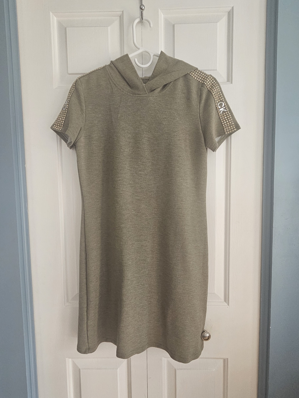 Calvin Klein Rhinestone Short Sleeve Sweatshirt Dress, Small.